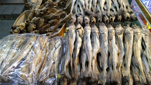 Dry anchovies