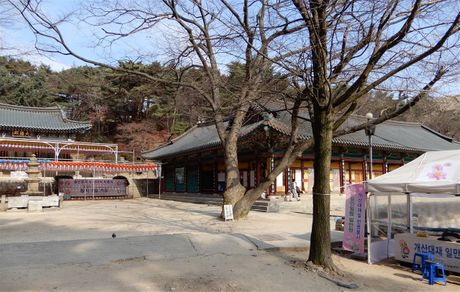 Yeonjuam Hermitage courtyard