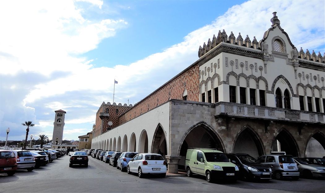 Palazzo del Governatore seen from Kountourioti Square.