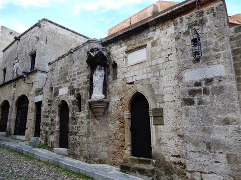 The facade of the Church of the Holy Trinity.