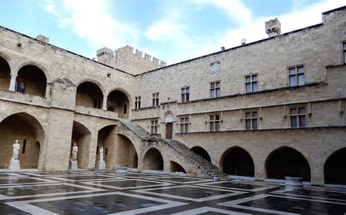 The courtyard of the Palace.