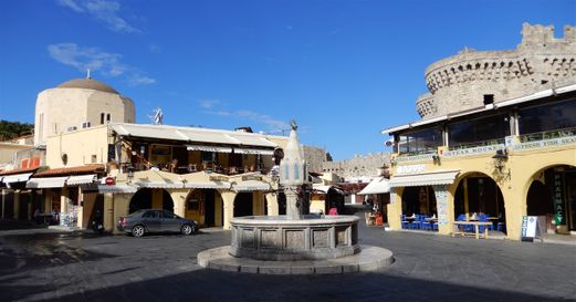 The north side of “Ippokratous Square”.