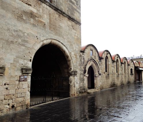Castellania Library (The central Public Library).