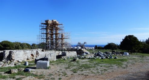 The view from the highest point of the Acropolis of Rhodos towards the sea.