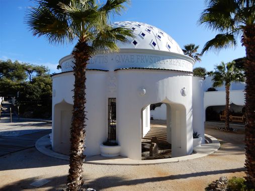 The small Rotunda of the Springs.