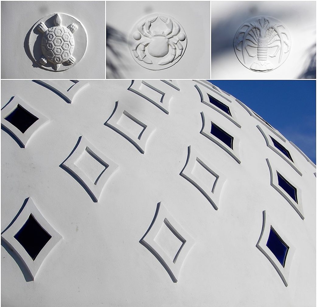 Decorations on the exterior of the small Rotunda.