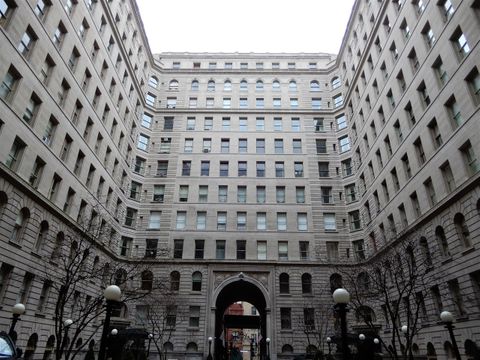 The Apthorp courtyard.