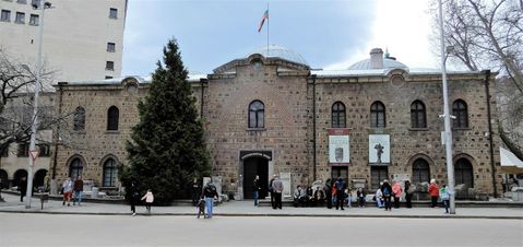 The entrance to the Archeological museum.