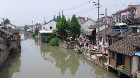 Off-track Zhujiaojiao.