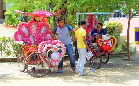 Trishaws waiting for the lucky tourists.