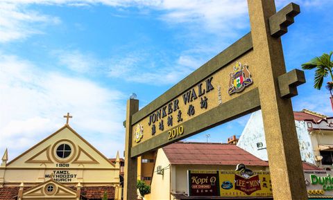 The western entrance to JonkerWalk and the Tamil Methodist Church.