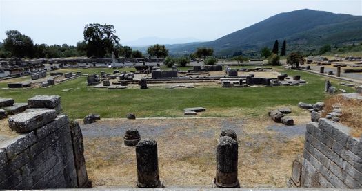 Pausanias presents the Asklepieion as a museum of works of art, mainly statues, and not as an ordinary temple of medical care. It was the most prominent place of Messina, the center of the public life of the city, which operated alongside the adjacent Agora. More than 140 pedestals for bronze statues of mainly political figures and five platforms surround the Doric Temple and the altar, while many pedestals are located along the galleries.