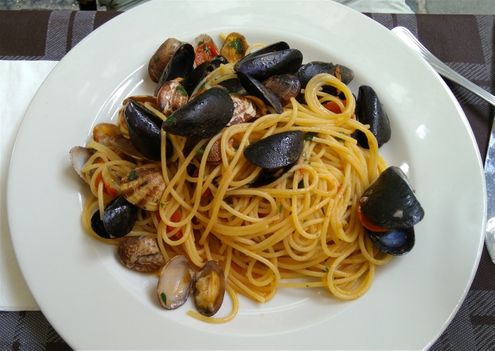 Cozze spaghetti.