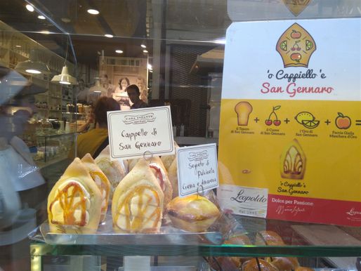 'Capello di san Gennaro', a desert you can enjoy at Casa Infante.
