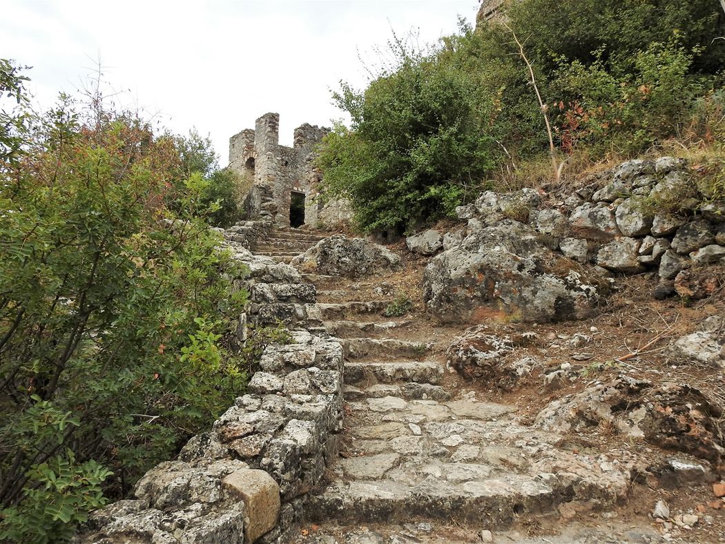 The path from Brondocheion Monastery to Monemvasia Gate.