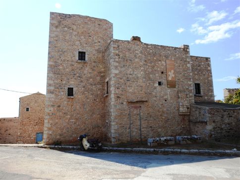 The Byzantine Museum of Mani is housed in Pikoulakis Tower.