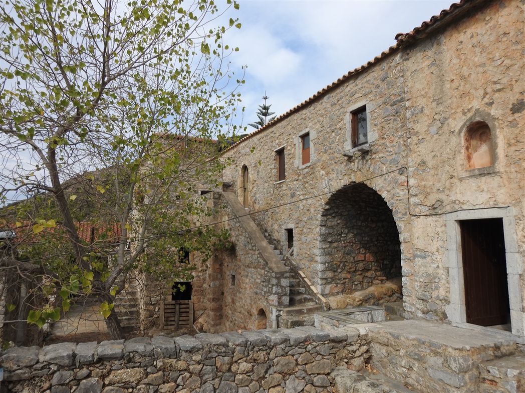 Dekoulou Monastery courtyard.