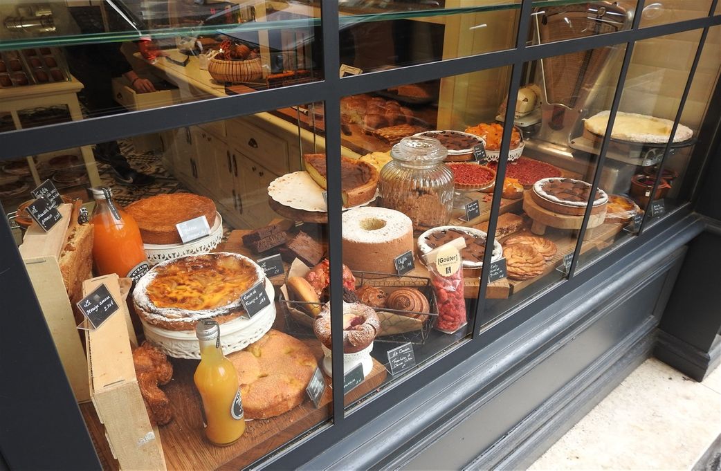 The window of most probably the best boulangerie-pâtisserie in Lyon area. 