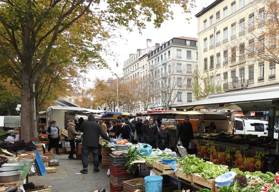 The weekly farmers' market on Place Carnot.