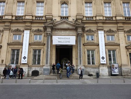 The entrance of the Museum of Fine Arts of Lyon, on Place des Terreaux.