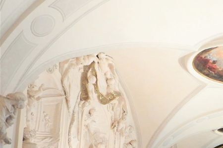 The baroque refectory of the Palais Saint-Pierre.