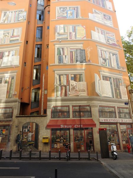 «La bibliothèque de la cité» fresco.
