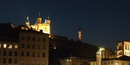 Pont Bonaparte by night. Cathédrale Saint-Jean-Baptiste is in the middle and Basilique Notre Dame de Fourvière on the hill on the left.
