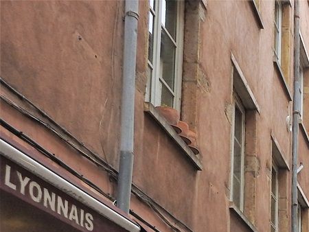 Rue Saint-Jean.