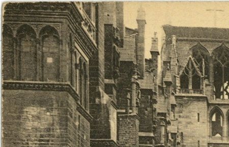 The Manécanterie stands on th right of the Cathedral. Late 19th century photo.