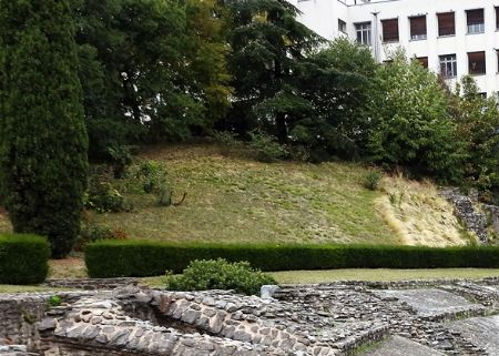 Amphithéâtre des Trois Gaules.