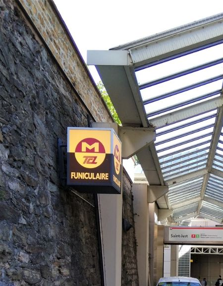 Saint Just funicular station (line F1).