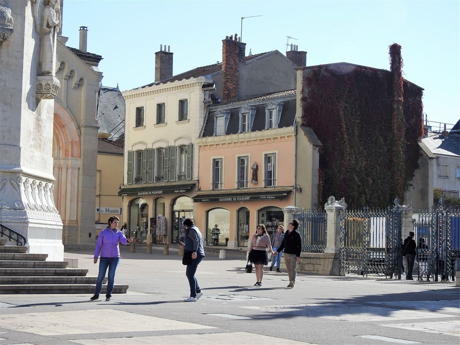 The shops next to the Basilique Notre Dame de Fourvière.