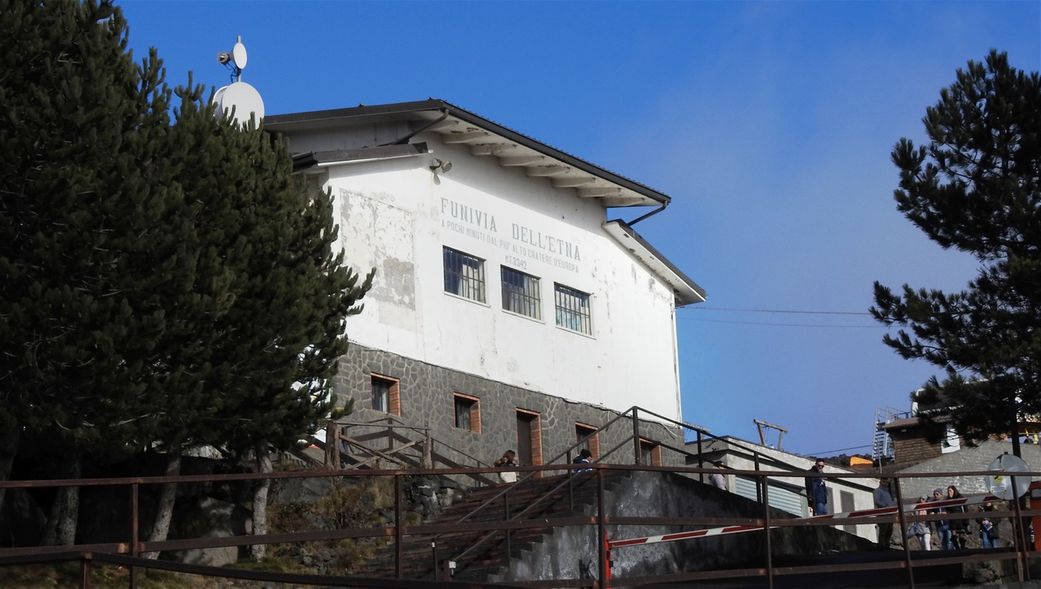 Funivia dell'Etna - Stazione partenza. Etna cable car (departure station)
