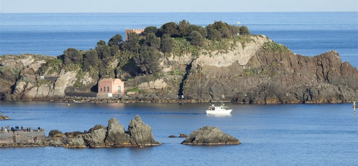 Lachea Island.