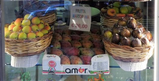 Marzipan prickly pears (frutta martorana).