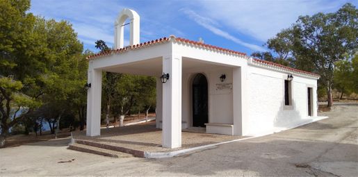 The small white-washed church of Aghios Ioannis.
