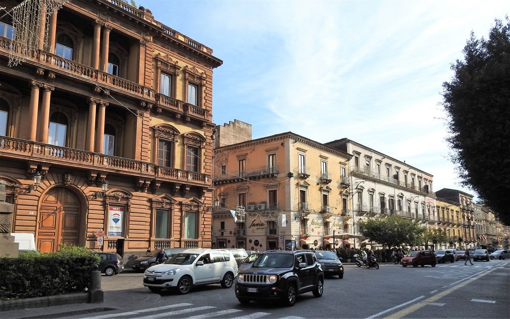 Savia cafe in Via Etnea.