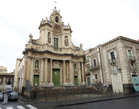 Basilica della Collegiata on Via Etnea.