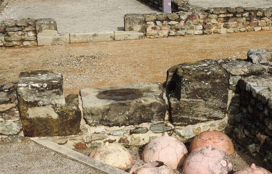 An ingenious drainage system.