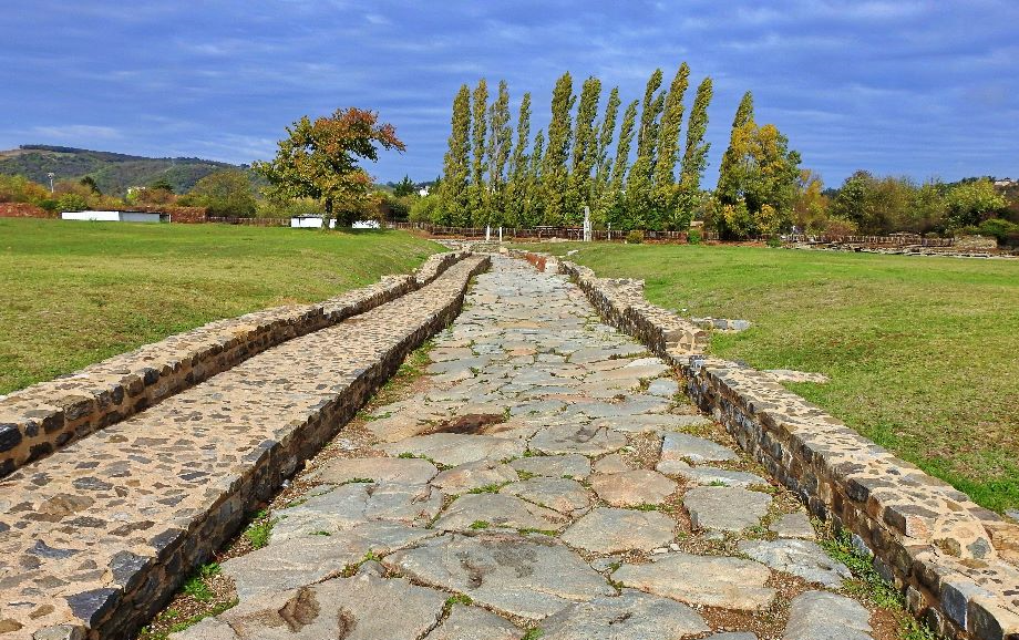 La rue des Thermes (the baths road).