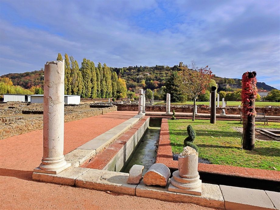 The big peristyle. 