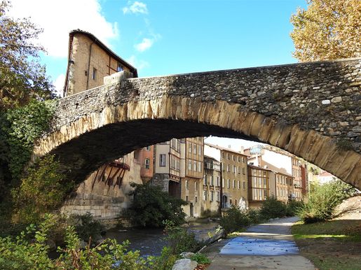 Pont-Saint-Martin on Gère River.