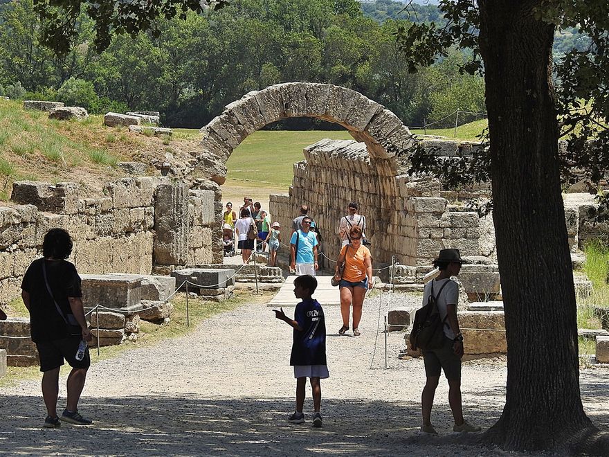 The Crypt (arched way to the stadium).