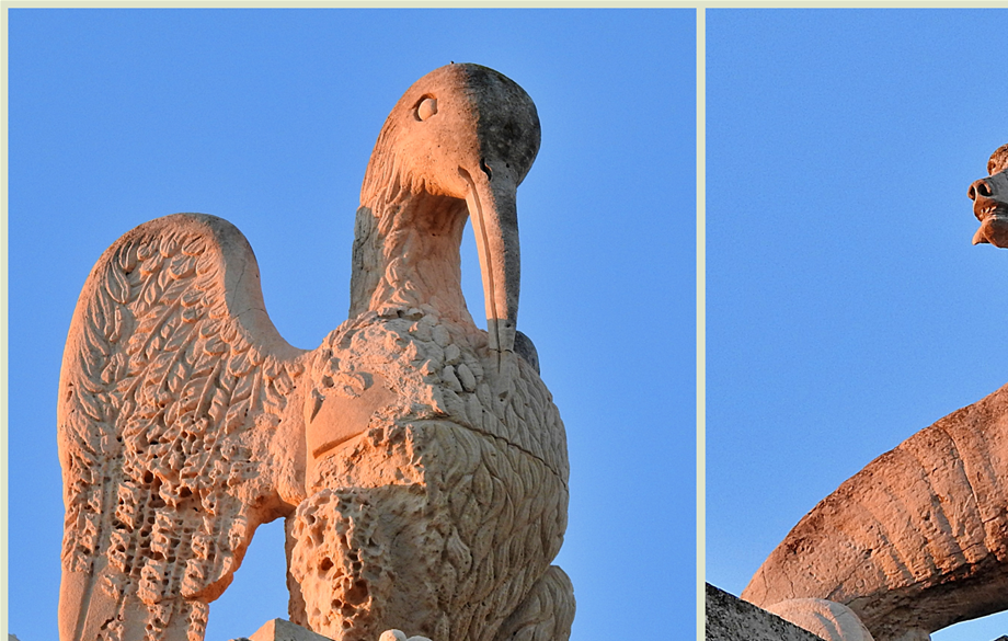 Sculptures on the top of Porta Reale.