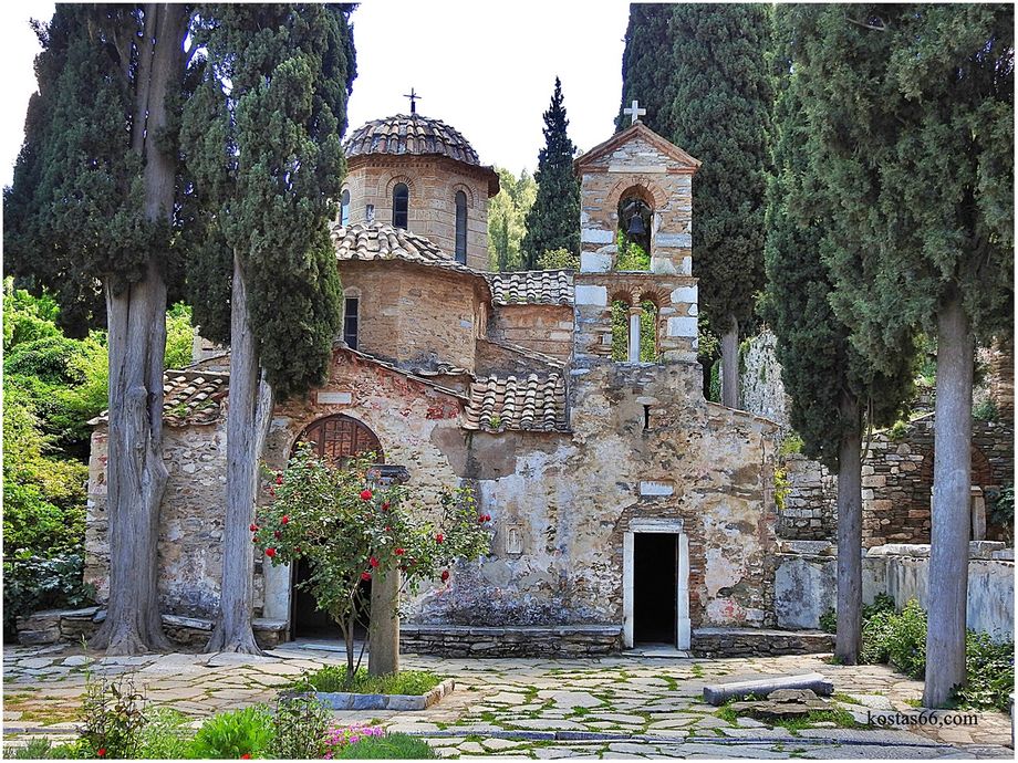 The facade of the catholikon and the main courtyard of the monastery.
