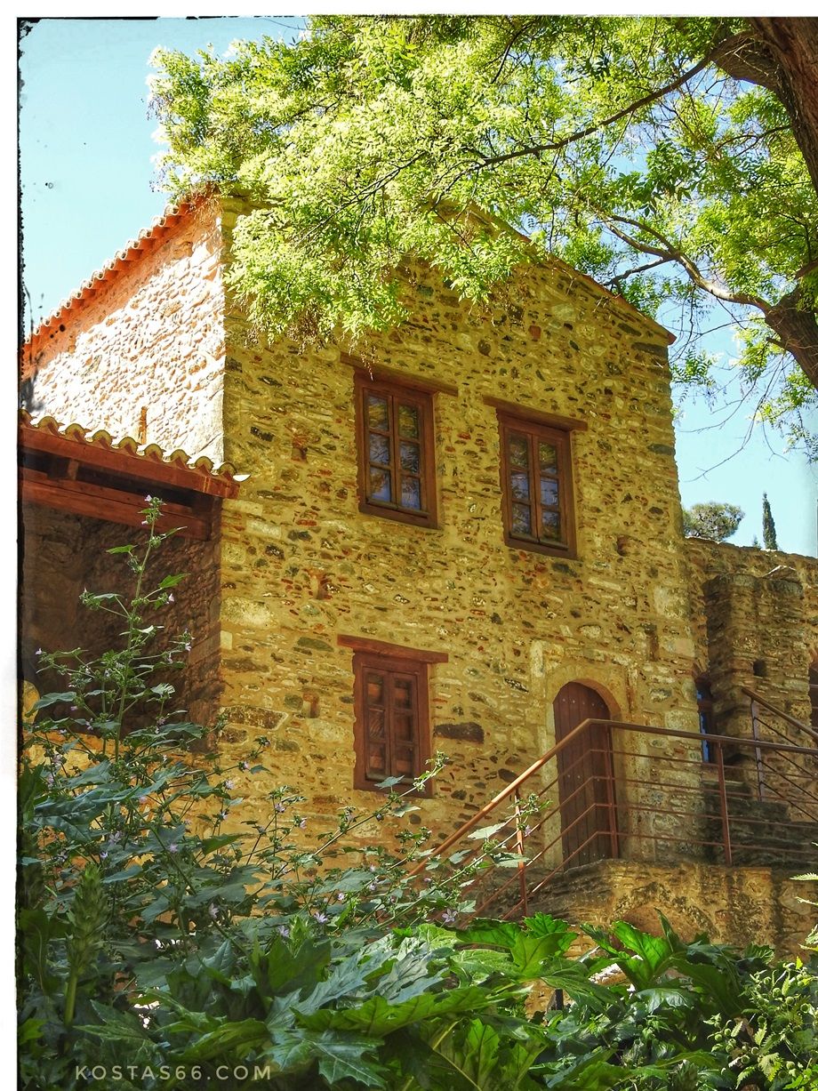 The Benizelon tower.