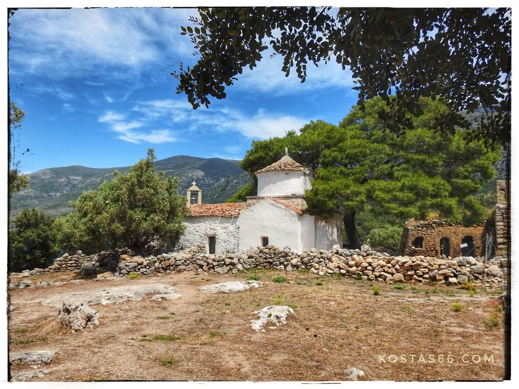 Agios Georgios chapel (and what has been left of the monastery once built here) inside the citadel.