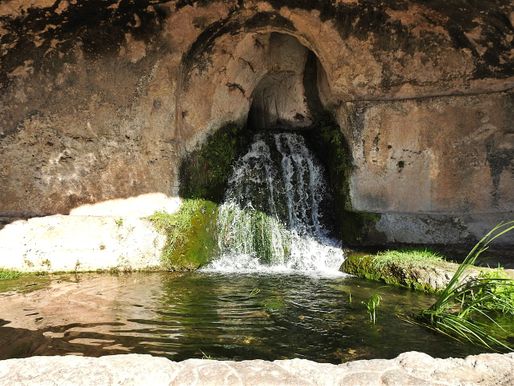 The fountain inside the Grotta del Ninfeo.