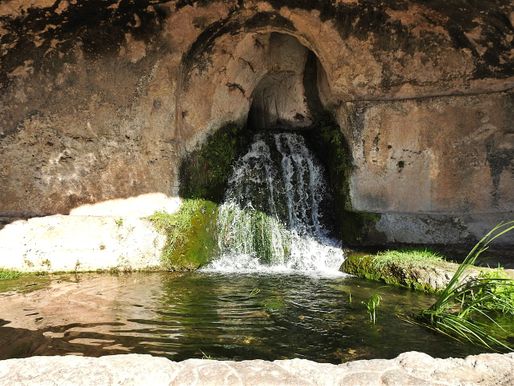 The fountain inside the Grotta del Ninfeo.