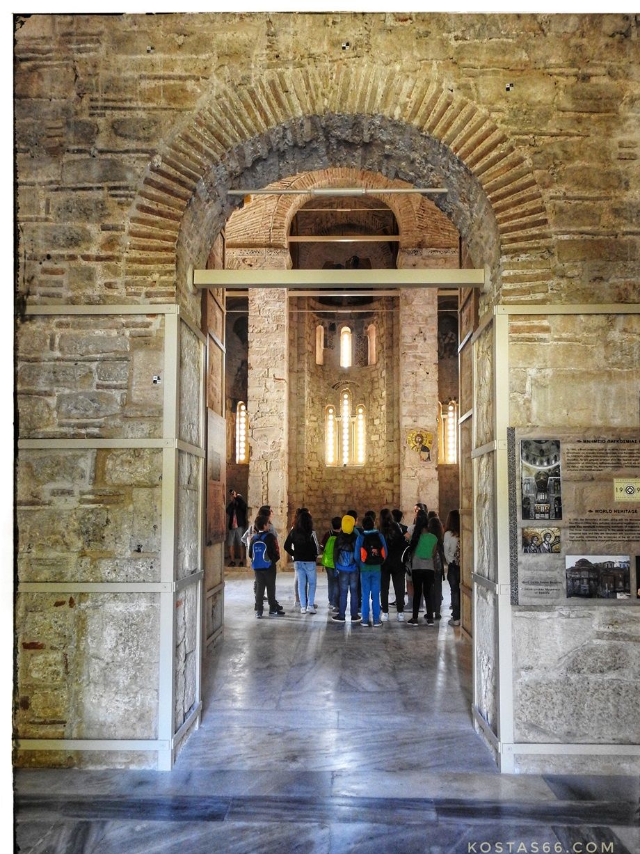 The entrance to the nave from the narthex.